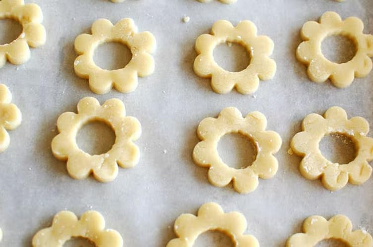 1 Dozen/12 Count Mini Circle Round 1 Inch Cookie Cutters from The Cookie Cutter Shop – Tin Plated Steel Cookie Cutters